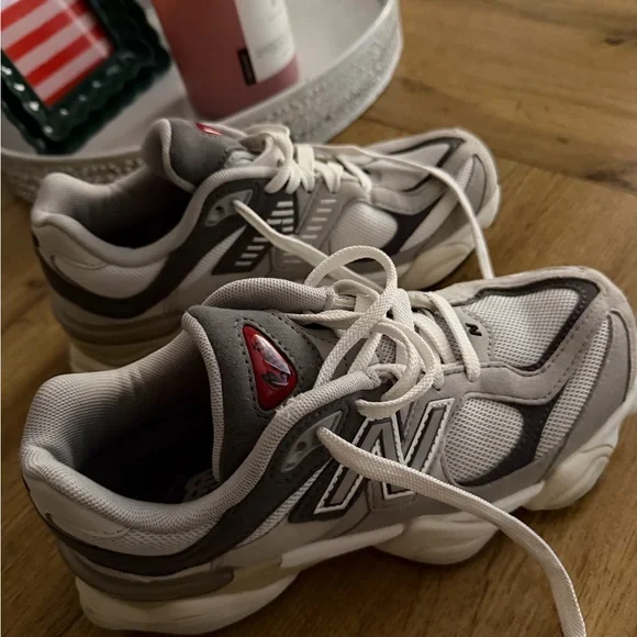 New Balance 9060 Sneakers in Gray and Cream - Picture 3 of 6